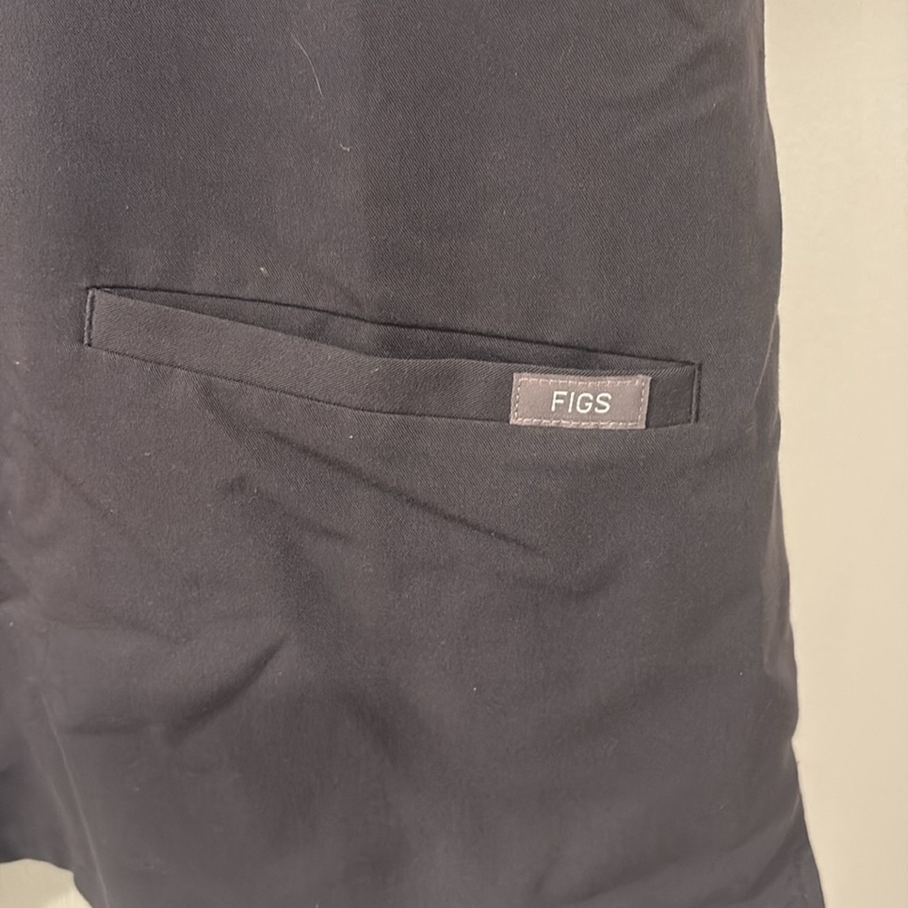 2 FIGS Scrub Tops Casma Three Pocket Gray S - Picture 2 of 4